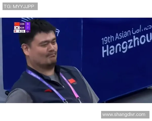 小牛队强势包夹姚明战术调整引发比赛新局面 小牛队强势包夹姚明战术调整引发比赛新局面