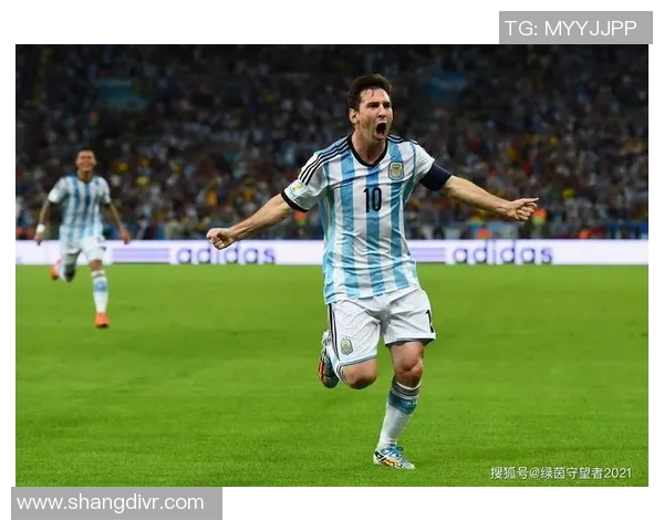 梅西足球明星魅力四射引领观众热潮的精彩瞬间图片分享